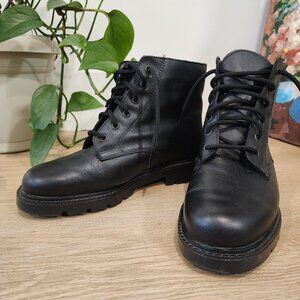 La Canadienne Black Leather Lace-Up Ankle Boots Size 8